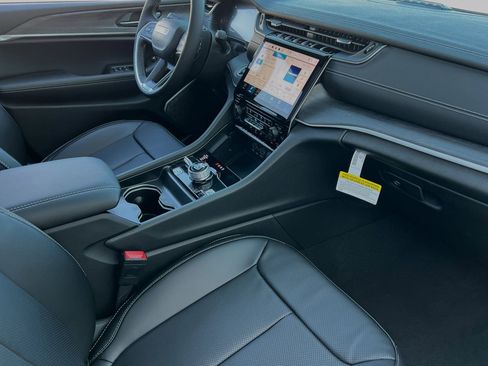 New 2024 Jeep Grand Cherokee Limited 4xe w/ Luxury Tech Group II image 13