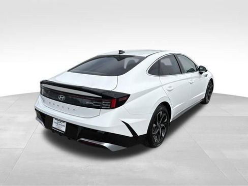 Used 2025 Hyundai Sonata SEL FWD image 2