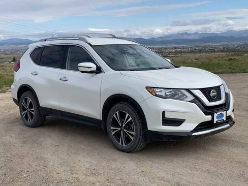 Used 2020 Nissan Rogue SV w/ Premium Package AWD/4WD image 2