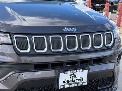 Used 2022 Jeep Compass Latitude image 7