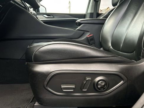 Used 2024 Jeep Grand Cherokee Limited w/ Black Appearance Package image 29