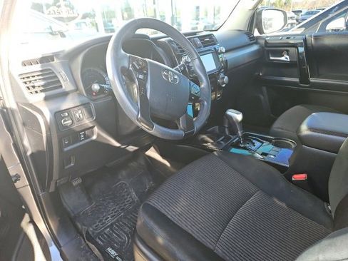 Used 2017 Toyota 4Runner TRD Off-Road image 11