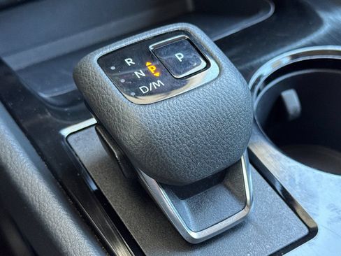 Used 2024 Nissan Rogue SV FWD image 23