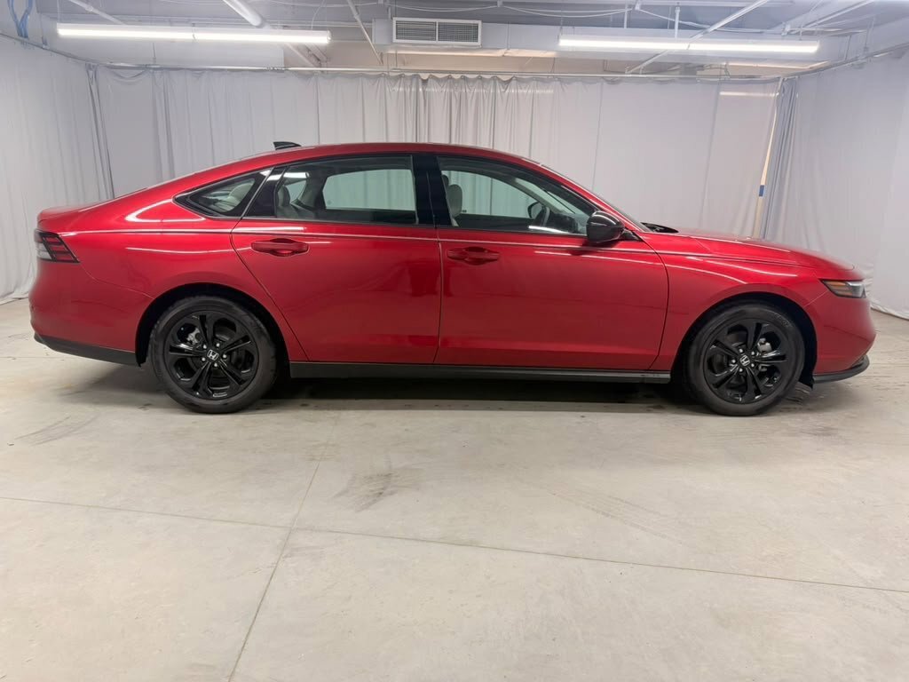 Certified 2025 Honda Accord SE image 17