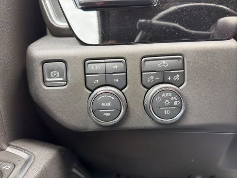 Used 2023 Chevrolet Silverado 1500 RST AWD/4WD image 18