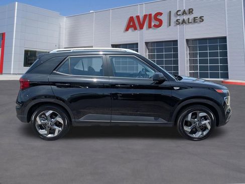Used 2025 Hyundai Venue SEL FWD image 5