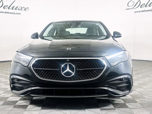 Used 2025 Mercedes-Benz E 450 4MATIC Sedan w/ MBUS Superscreen Package image 2