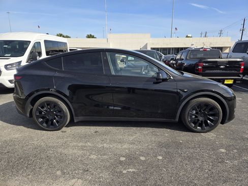 Used 2024 Tesla Model Y Long Range image 4