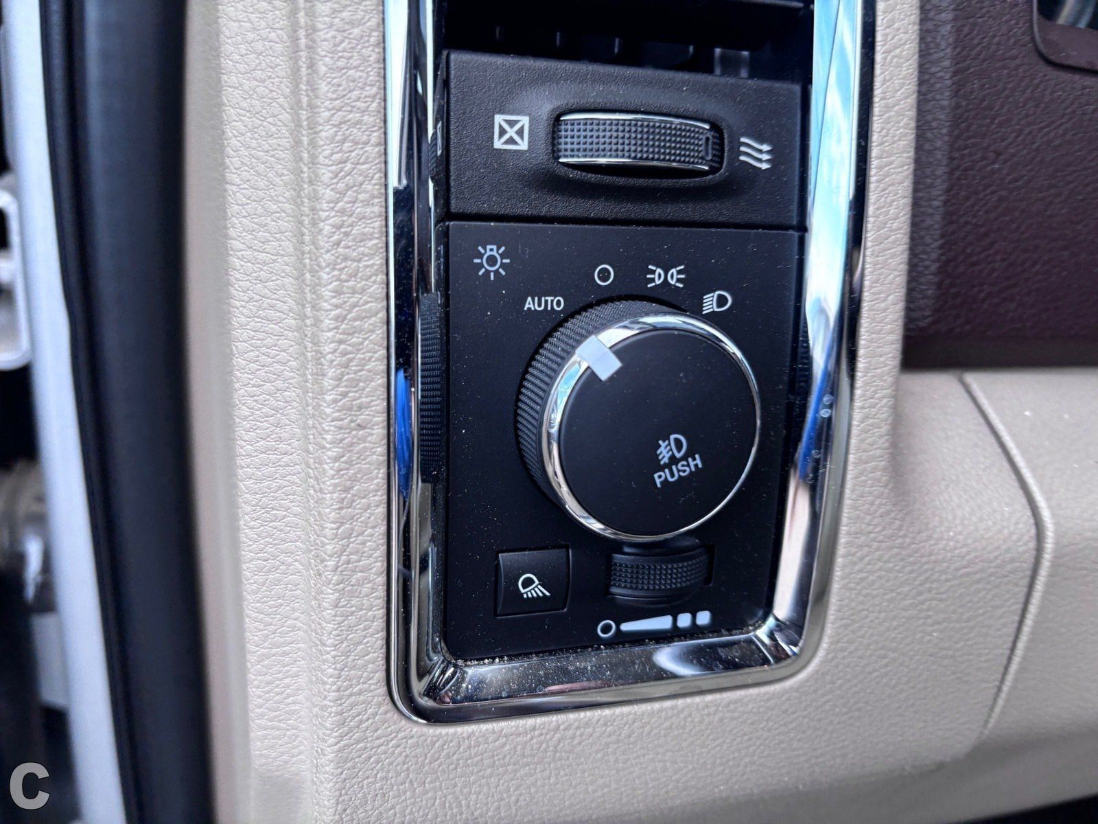 Used 2018 RAM 1500 Laramie Longhorn w/ Longhorn Southfork Package AWD/4WD image 16