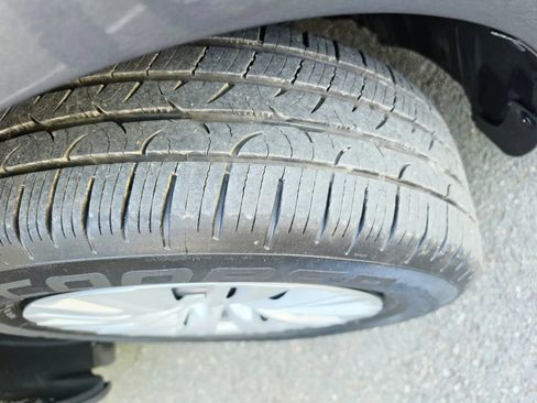 Used 2012 Toyota Camry FWD image 16