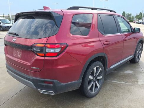 Used 2025 Honda Pilot Touring image 5