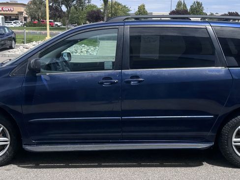 Used 2004 Toyota Sienna CE FWD image 5