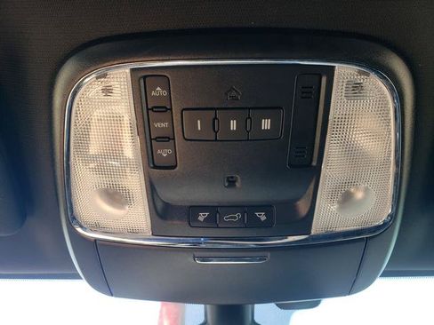 Used 2018 Jeep Grand Cherokee Limited w/ Trailer Tow Group IV AWD/4WD image 25