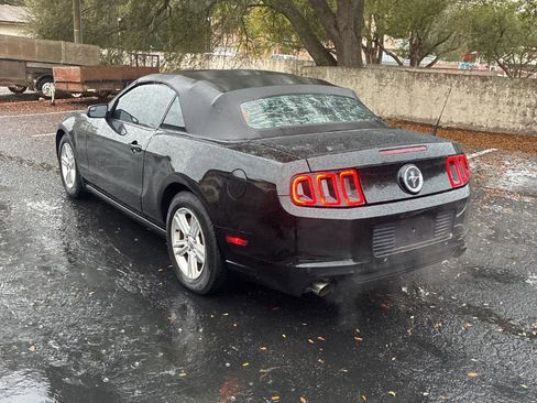 Used 2014 Ford Mustang 2dr Conv V6 w/ Equipment Group 102A image 8