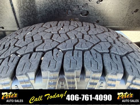 Used 2009 GMC Sierra 2500 SLE w/ Snow Plow Prep Package AWD/4WD image 11