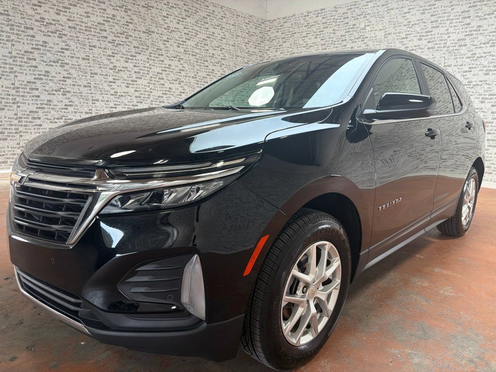 Used 2024 Chevrolet Equinox LT AWD/4WD image 3