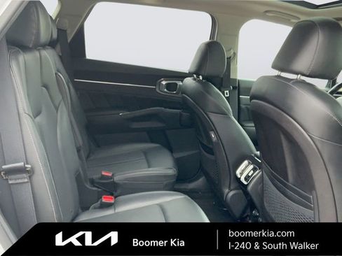 Certified 2022 Kia Sorento SX AWD/4WD image 12