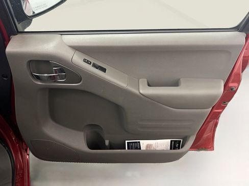 Used 2020 Nissan Frontier SV image 32