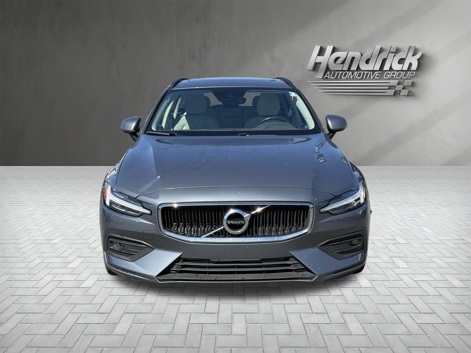 Used 2021 Volvo V60 T5 Momentum w/ Premium Package FWD image 3