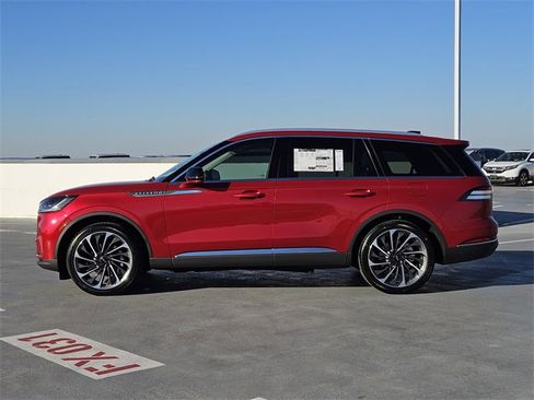 New 2026 Lincoln Aviator Reserve image 4