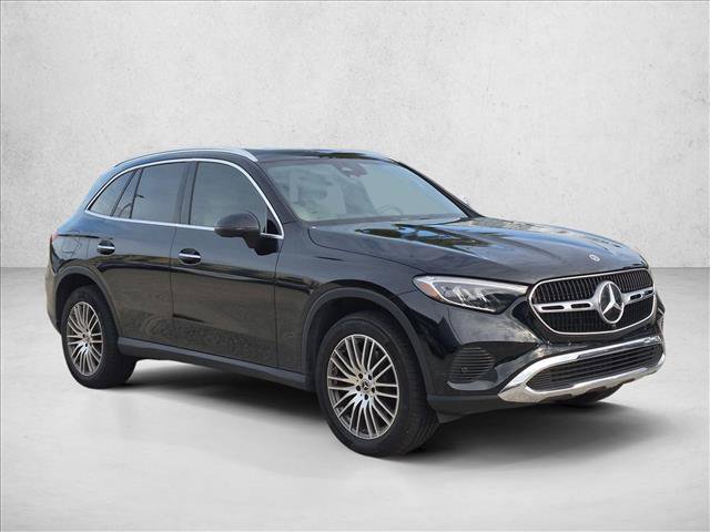 Used 2024 Mercedes-Benz GLC 300 4MATIC image 3