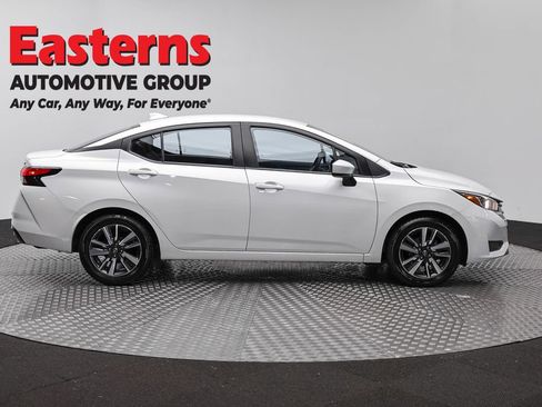 Used 2024 Nissan Versa SV FWD image 4