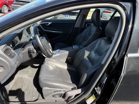 Used 2015 Volvo V60 T5 Premier image 3