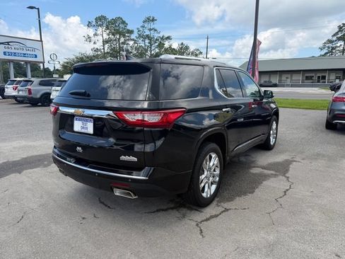 Used 2021 Chevrolet Traverse High Country w/ LPO, Floor Liner Package FWD image 5