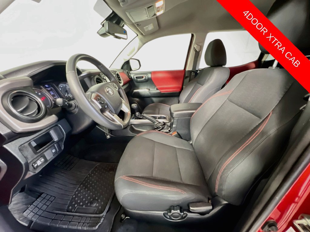 Used 2018 Toyota Tacoma SR5 RWD image 19