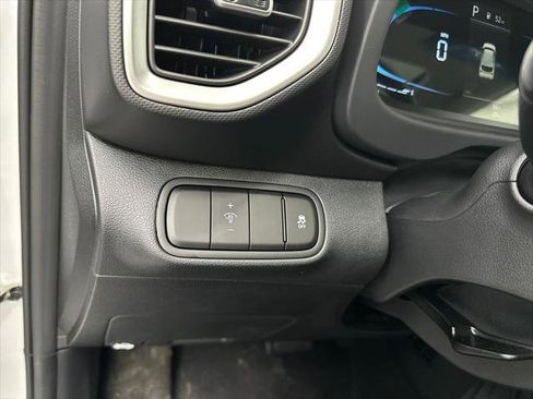 New 2026 Hyundai Venue SEL image 32