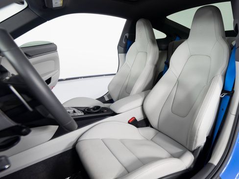 Certified 2024 Porsche 911 Carrera GTS image 31