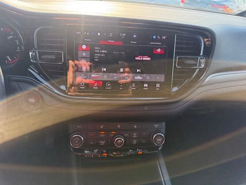 Used 2025 Dodge Durango GT AWD/4WD image 13