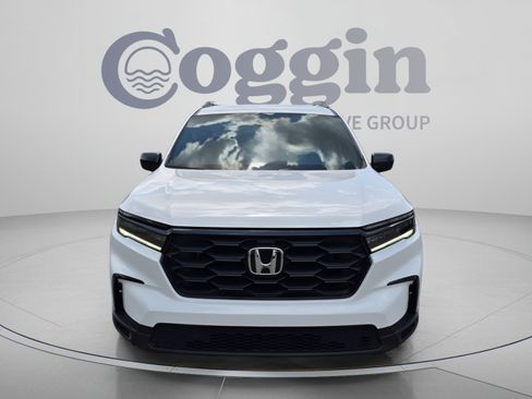 Certified 2025 Honda Pilot Sport image 9