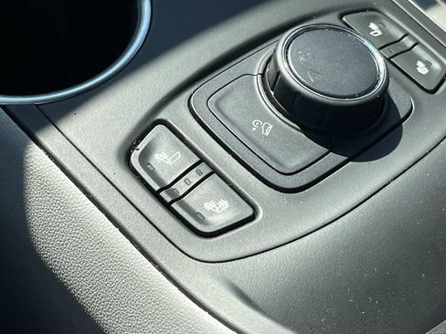 Used 2019 GMC Terrain SLT w/ Preferred Package FWD image 40