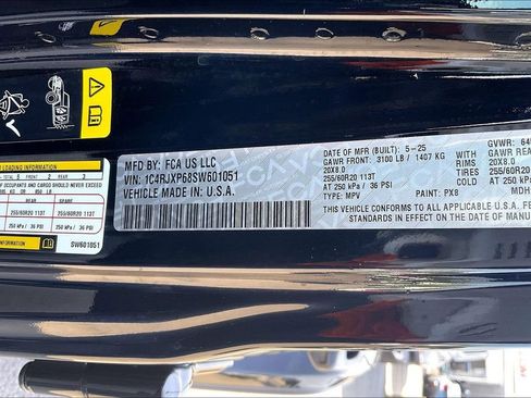 Used 2025 Jeep Wrangler Unlimited Sahara AWD/4WD image 21