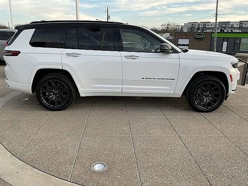 Used 2023 Jeep Grand Cherokee L Summit image 7