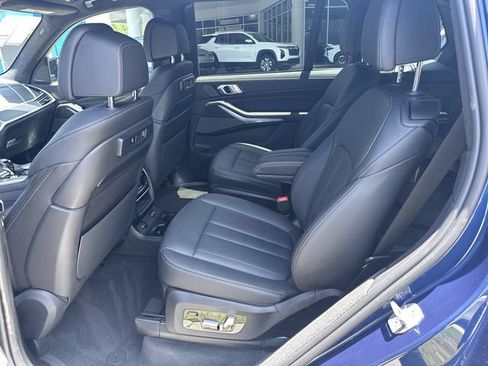 Used 2021 BMW X7 xDrive40i w/ M Sport Package AWD/4WD image 27