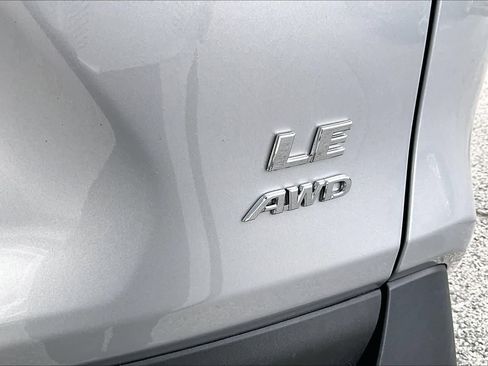 Used 2023 Toyota RAV4 LE AWD/4WD image 10