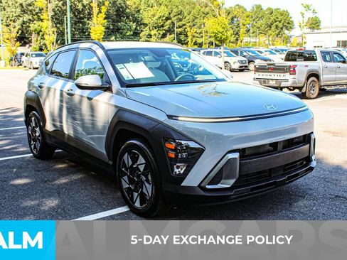 Used 2025 Hyundai Kona SEL FWD image 3