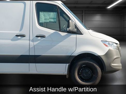 Used 2025 Mercedes-Benz Sprinter 2500 image 10