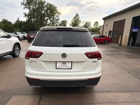 Used 2020 Volkswagen Tiguan SE AWD/4WD image 4