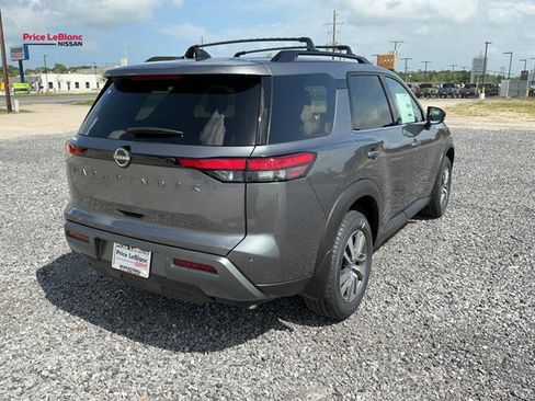 New 2026 Nissan Pathfinder SL FWD image 4