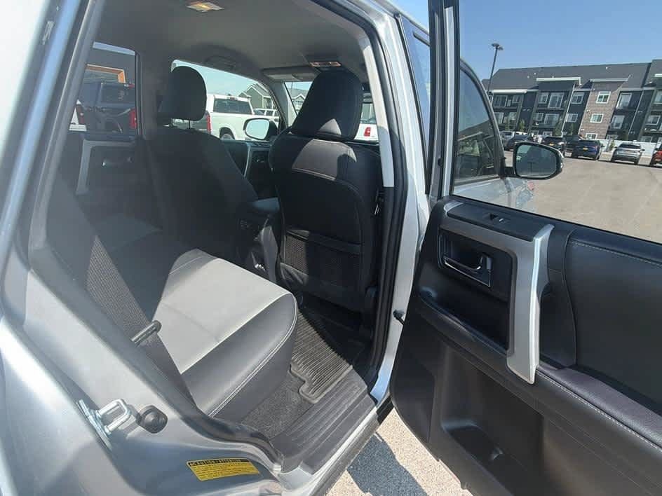 Used 2022 Toyota 4Runner SR5 Premium AWD/4WD image 25
