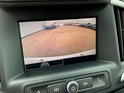 Used 2024 GMC Terrain SLE image 30