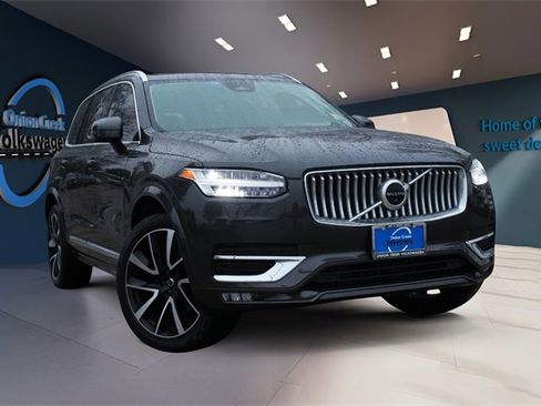 Used 2023 Volvo XC90 B6 Plus image 3