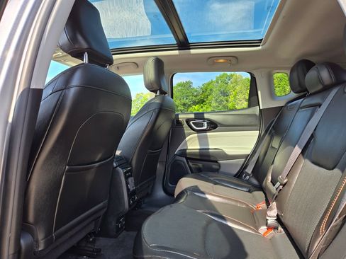 Used 2022 Jeep Compass Limited w/ Elite Group AWD/4WD image 18