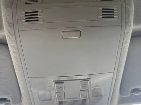 Used 2019 Volkswagen Tiguan SE w/ 3rd Row Seat Package AWD/4WD image 32