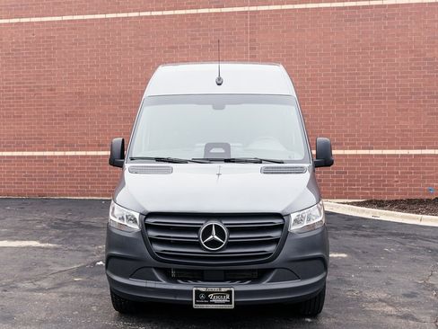 Used 2025 Mercedes-Benz Sprinter 2500 image 2