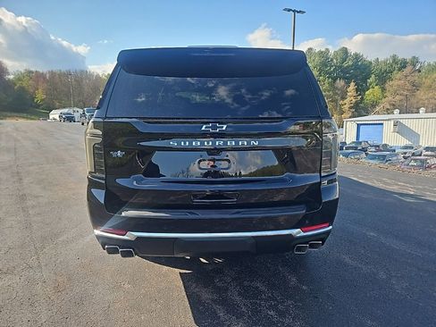 New 2026 Chevrolet Suburban High Country AWD/4WD image 4