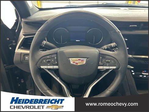 Certified 2023 Cadillac XT6 Premium Luxury image 18